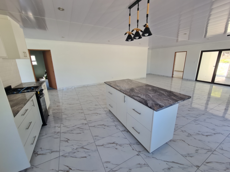 3 Bedroom Property for Sale in Paradise Beach Eastern Cape